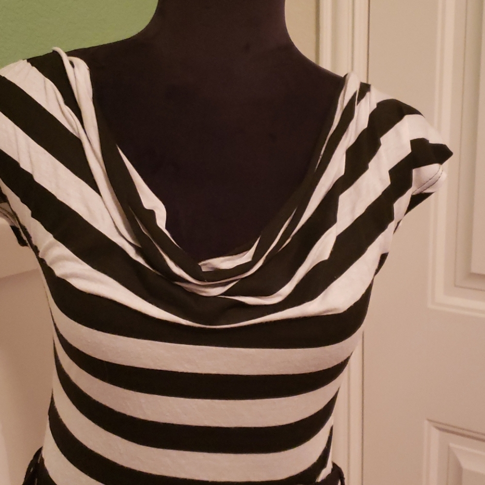 Top - Picture 2 of 6